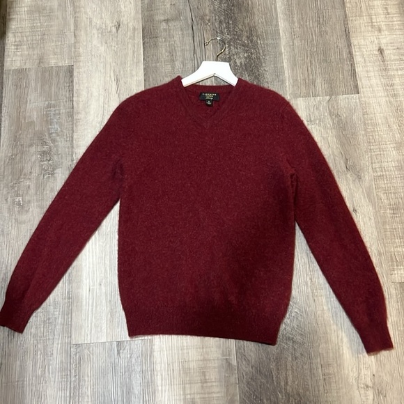 Cashmere Club Room Luxury 100% Cashmere V Neck sweater size Small - Picture 3 of 5
